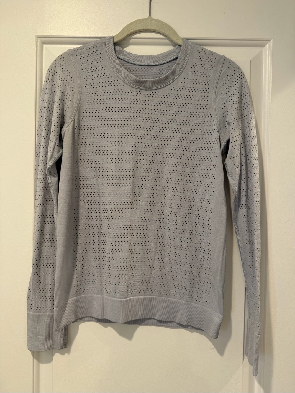 Lululemon Swiftly Breathe Long Sleeve Shirt - size 6/8
